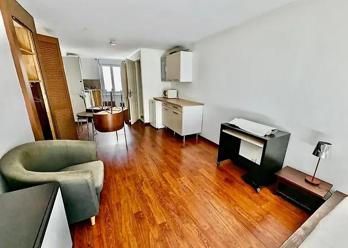 Grand - Proche Hyper Centre - Calme & Equipe דירה