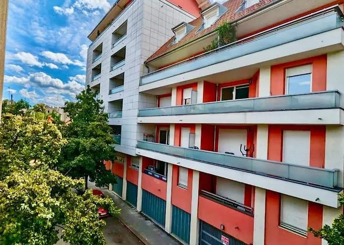 Grand - Proche Hyper Centre - Calme & Equipe