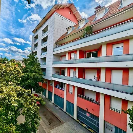 Grand - Proche Hyper Centre - Calme & Equipe